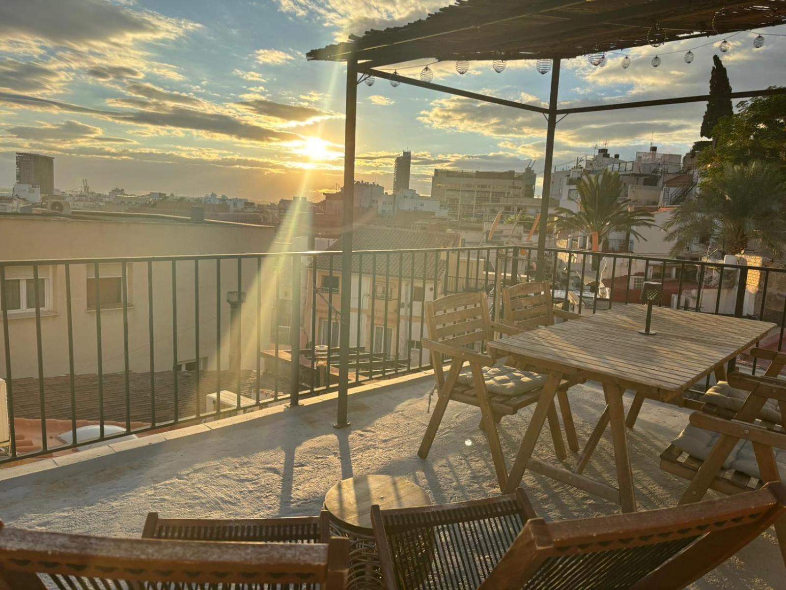 Private Terrace-Romantic-Sea, Castle Views-Central Аліканте Екстер'єр фото